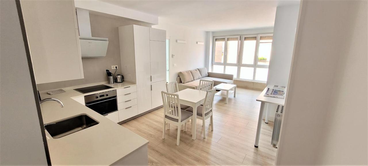 Cozy White Home In Гечо Екстер'єр фото