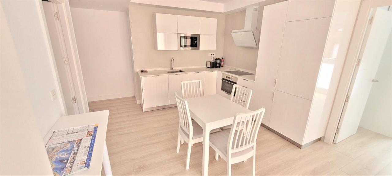 Cozy White Home In Гечо Екстер'єр фото