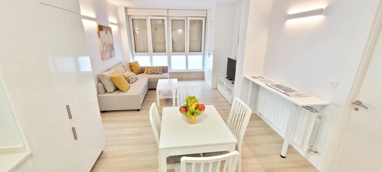 Cozy White Home In Гечо Екстер'єр фото